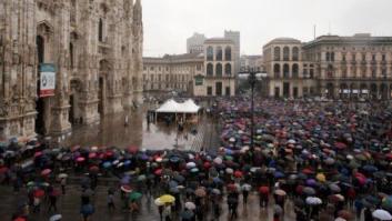 Multitudinario último adiós a Dario Fo en Milán (FOTOS)