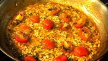 Risotto vegano de tomates dulces y romero