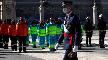 Monedero define con dos palabras el saludo entre el rey y Pablo Iglesias