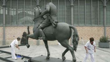 La estatua de Franco sin cabeza que la ha liado en Barcelona