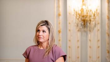 La reina Máxima reaparece tras la polémica con mascarilla, pero no con una cualquiera (mira la foto)