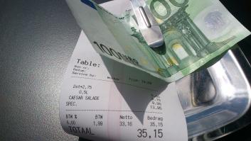 Troleo de ricos: se ríe del cliente que se quejó de una cuenta dejando 4.000 euros de propina