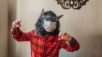 El presidente de Bolivia desmiente que la vacuna transforme a las personas en "hombres lobo"