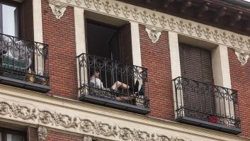 ¿No confinar protege la economía? El gráfico del 'Financial Times' que da respuesta a esto