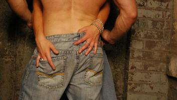 ¿Cuál de estas frases te pone más si tu pareja te la susurra al oído mientras hacéis el amor?