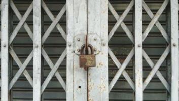 Detenido un cerrajero que bloqueaba cerraduras de locales y dejaba una pegatina ofreciendo sus servicios