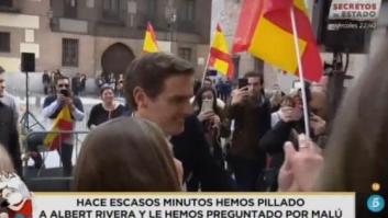 El vacile de una reportera de 'Socialité' al preguntar a Albert Rivera por Malú