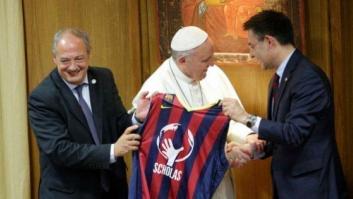 Una camiseta del Barça para el 'papa Francesc' (FOTOS)