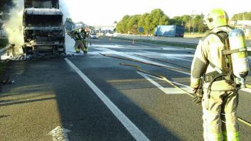 Se incendia un camión con gas en Tarragona y piden confinarse a los vecinos