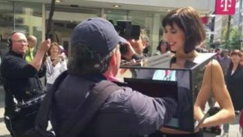 La policía de Londres detiene a una artista por dejarse tocar en una 'performance'