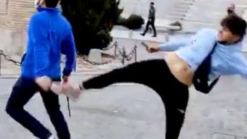 El joven que pateó a un guardia civil no era "ultraizquierdista", sino seguidor de Vox