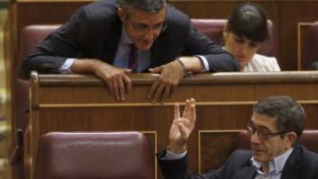 Madina renuncia a sentarse delante de Sánchez en el hemiciclo y le cede su escaño