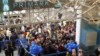 Un grupo de jóvenes irrumpe en Primark y arde Twitter: "La talla 38 me aprieta el chocho"