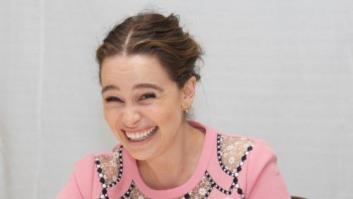 Emilia Clarke está en España y se ha hecho una foto con estos curiosos personajes