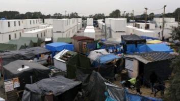 Comienza la evacuación de la jungla de Calais con largas colas