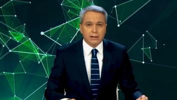 Vicente Vallés recurre a la RAE para dejar este recado a Sánchez por su reacción desde Bruselas