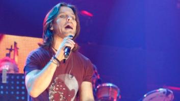 Javián recuerda que es 'heavy' y sale al escenario con la raya del ojo pintada (MEMES)