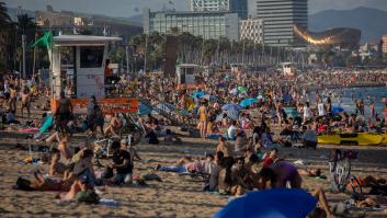 Barcelona prohibirá fumar en todas sus playas a partir de julio