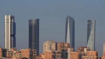 La Policía informa de que la amenaza de bomba en Torre Espacio es "una falsa alarma"