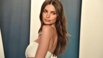 Emily Ratajkowski anuncia que está embarazada con un desnudo