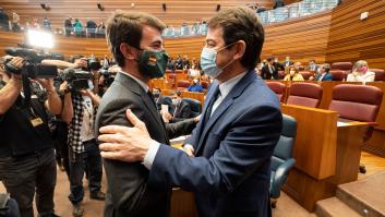 El PP traspasa la línea roja: se echa en brazos de Vox y lo blanquea pensando en La Moncloa