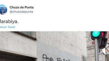 La pintada en la fachada de una biblioteca de Madrid que no deja de compartirse