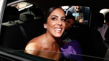 "Una cabra tiene tus mismas rodillas": Anabel Pantoja ('Sálvame') replica a este comentario de una foto suya en la piscina