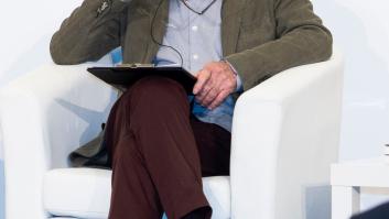 Si Sánchez Dragó dice que su patria es su verga, ¿qué quiere decirnos con el mensaje de esta camiseta?