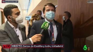 El surrealista momento de Mañueco con un periodista de La Sexta