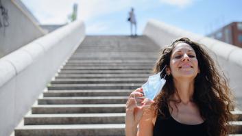 Texto íntegro del decreto sobre el fin de las mascarillas en interiores publicado en el BOE