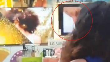 "No se andan con tonterías...": tres chavales la arman en Lucena (Córdoba) por lo que hicieron en las teles de un escaparate