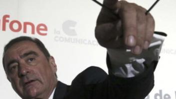 Carlos Herrera carga con dureza contra los "cretinos" y "niñatos" que no aplaudieron al rey