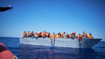 Un muerto y 26 desaparecidos al naufragar una patera a 245 km de Canarias