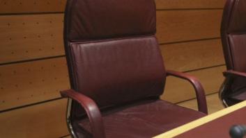 Lluvia de críticas a Podemos por sumarse al minuto por Barberá en el Senado y no en el Congreso