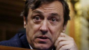 Rafael Hernando acusa de "cainismo" a Podemos por no guardar un minuto por Barberá