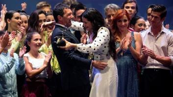 "Mi catalana huele una pechá a Andalucía": Antonio Banderas se arrodilla ante Rosalía