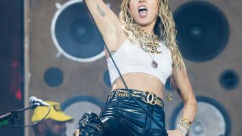 Miley Cyrus, pillada besando a una conocida 'influencer' tras anunciar su divorcio de Liam Hemsworth