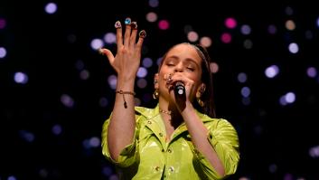 "Por favor reflexionemos": la aplaudida respuesta de Rosalía a la queja de homofobia de un seguidor