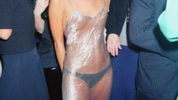 Se compra un vestido por internet y resulta que sólo le cabe a un pomelo