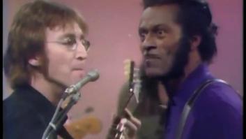 Rescatan un vídeo de John Lennon y Chuck Berry y Twitter enloquece con este detalle de Yoko Ono