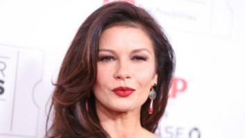 Catherine Zeta-Jones sabotea a unos 'paparazzi' con estas fotos en bikini