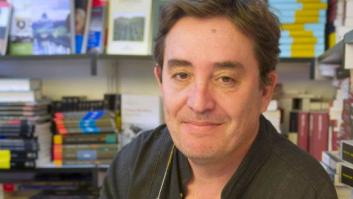 IU apuesta por el poeta Luis García Montero para la Comunidad de Madrid