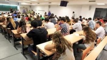 Miles de titulados universitarios se pasan a FP: "Hemos estudiado mucho y ahora no sirve de nada"