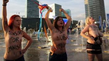 Femen le monta una protesta a Mark Zuckerberg en el Mobile World Congress Barcelona (FOTOS)