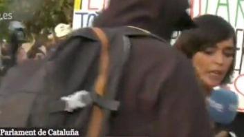 Agreden a una reportera de TVE en las protestas frente al Parlament