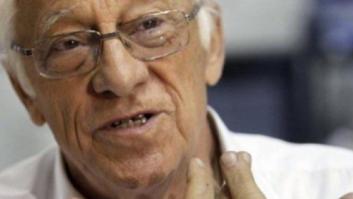 El padre Ángel monta el belén por los 'sintecho'