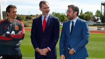 Una dimisión, un cese y una orden de prisión: el día negro del deporte español