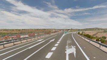 Una mujer muere tras ser arrojada por su marido del coche en marcha