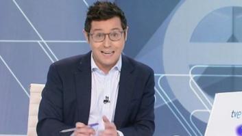 El desprecio de Sergio Martín, de 'Los Desayunos de TVE', a los gestos feministas del Gobierno de Sánchez