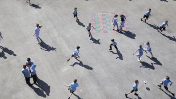 Una maestra impide a un niño salir al patio durante 7 meses como castigo